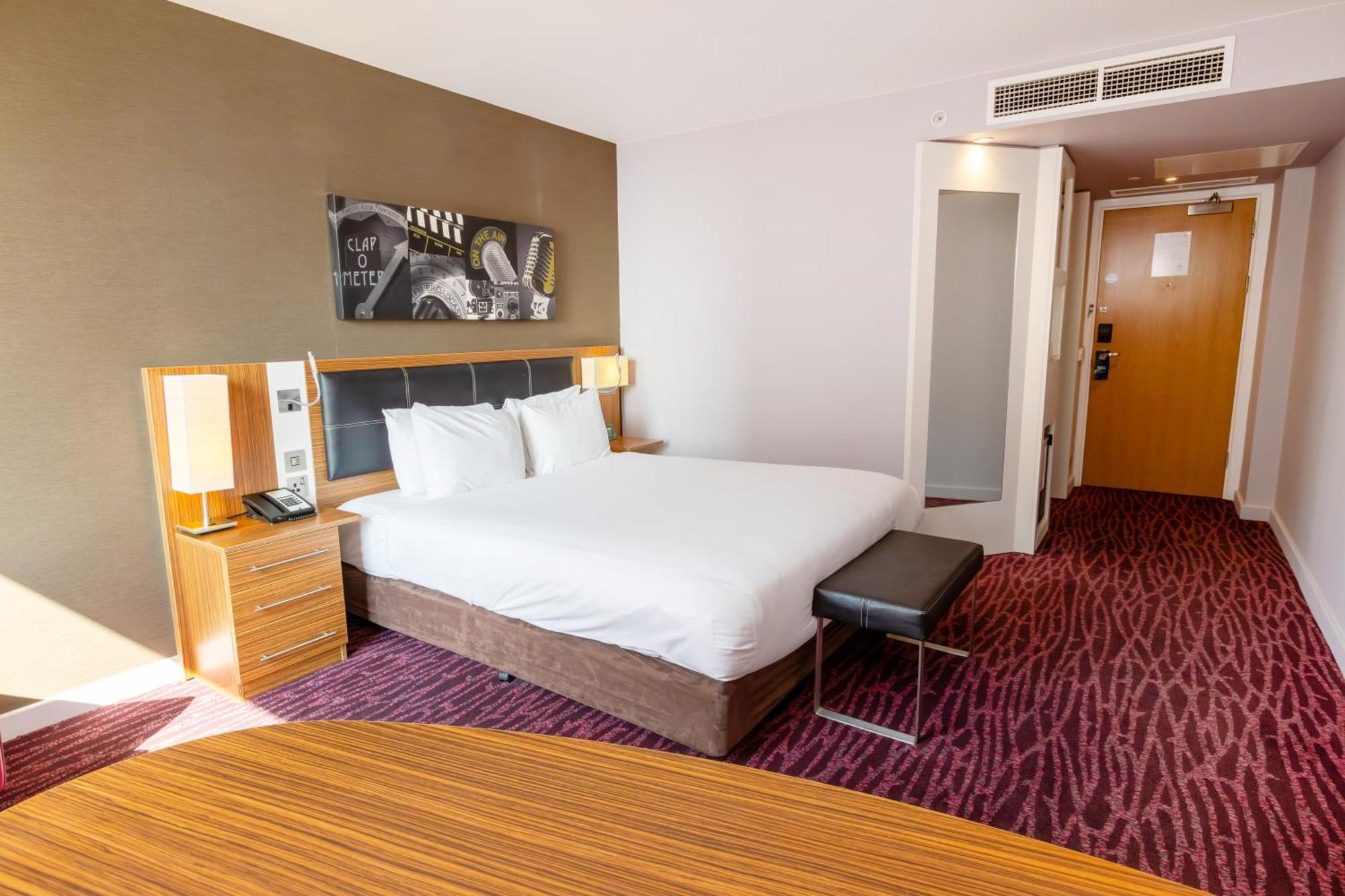 Holiday Inn Manchester-Mediacityuk, An Ihg Hotel Dış mekan fotoğraf